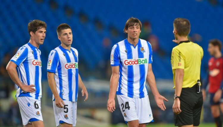 Le Normand, Elustondo y Zubeldia protestan el penalti ante Osasuna