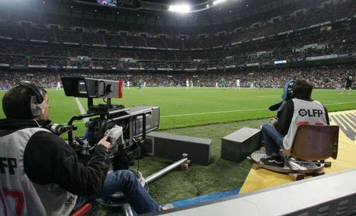 Cámara de televisión en un estadio