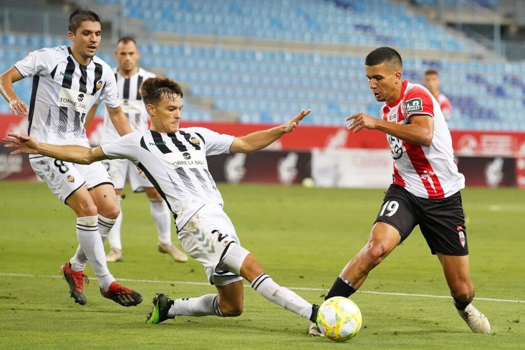 Lance del encuentro en La Rosaleda frente al UD Logroñés