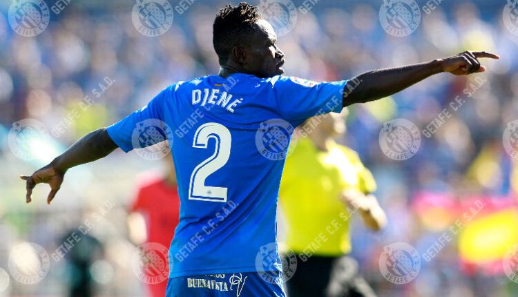 Djené Dakonam en un partido con el Getafe