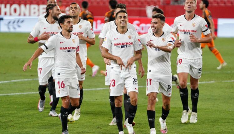 Reguilon celebra su segundo gol en liga