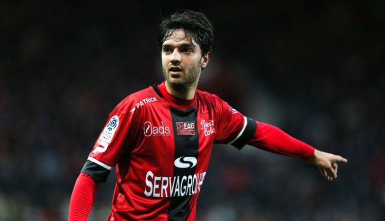 Clèment Grenier en su etapa en el Guingamp