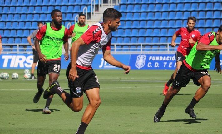 Javi Alonso en un partido con el CD Tenerife