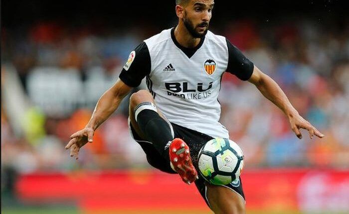 Martin Montoya en su etapa en el Valencia