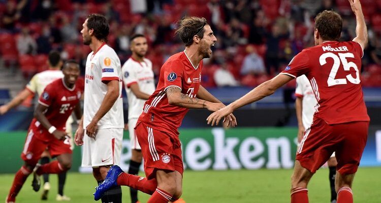 Javi Martínez celebra su tanto