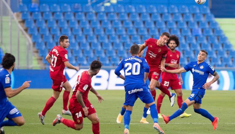 Lance del partido entre Getafe y Osasuna