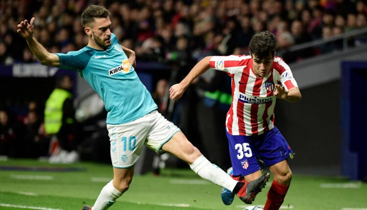 Manu Sánchez en un partido la temporada 2019/2020 frente a Osasuna