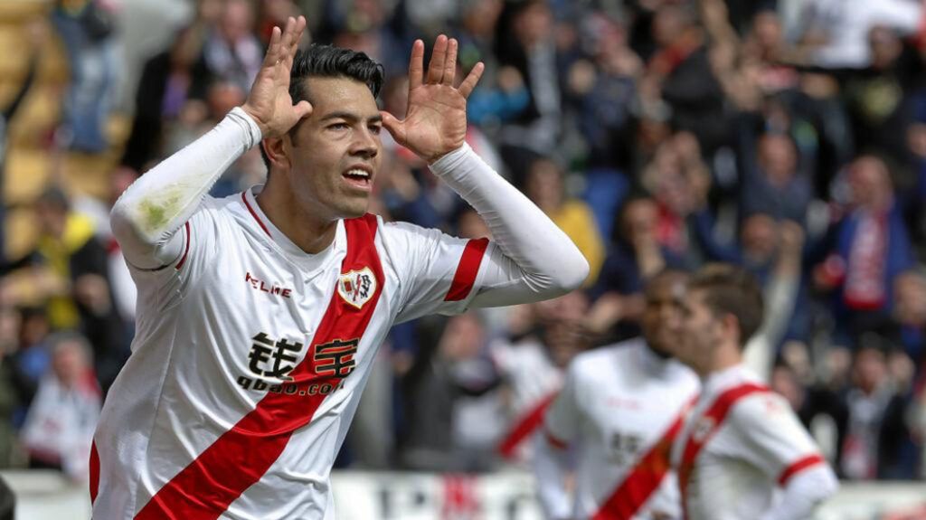 Miku celebra un gol en su etapa en el Rayo Vallecano