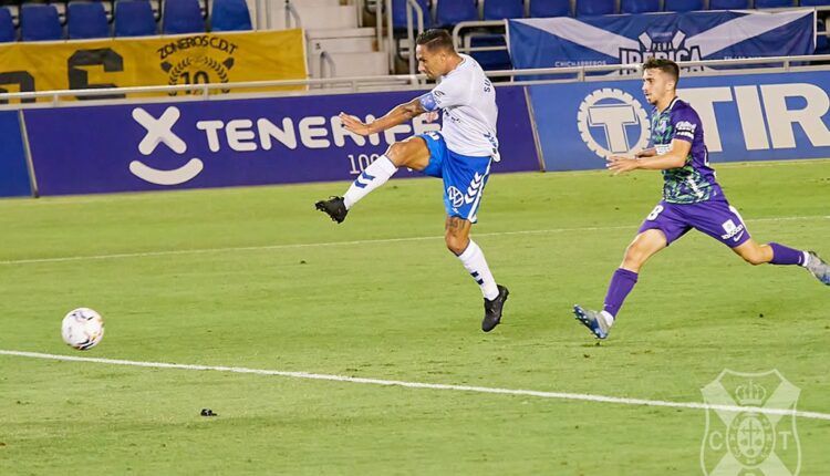 Suso en el momento de un gol del Tenerife