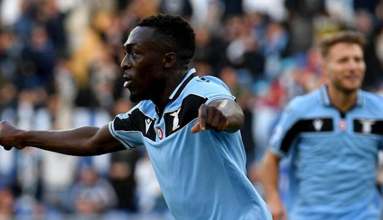 Adekanye celebra su único gol con la Lazio