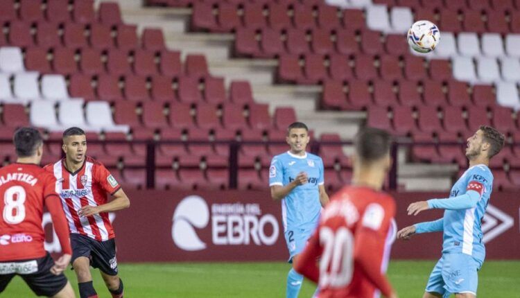 Lance del encuentro en Las Gaunas entre UD Logroñés y CD Leganés