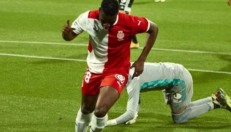 Sylla celebra uno de sus dos goles al Cartagena