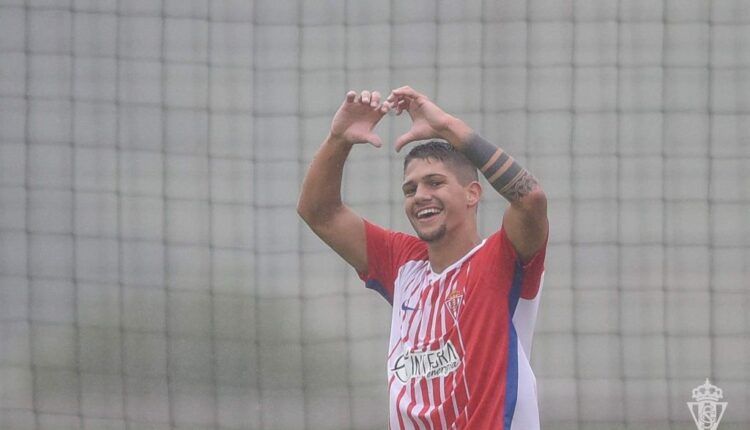 Berto González celebrando un gol la temporada pasada