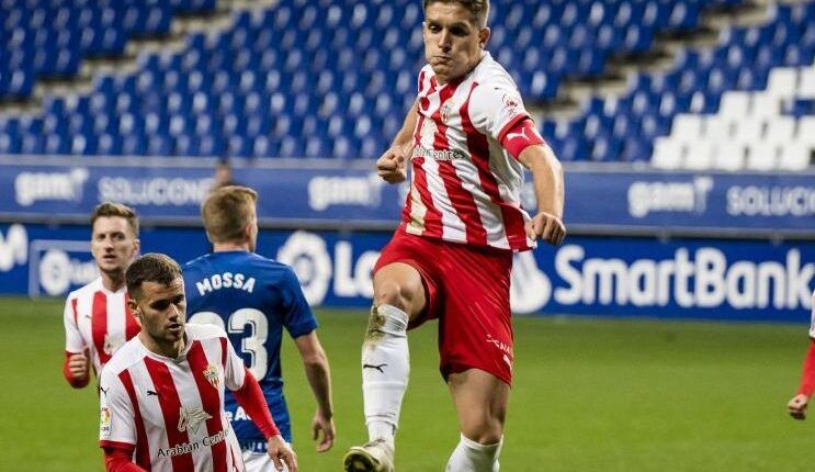 Corpas celebrando el primero de sus goles en el Tartiere