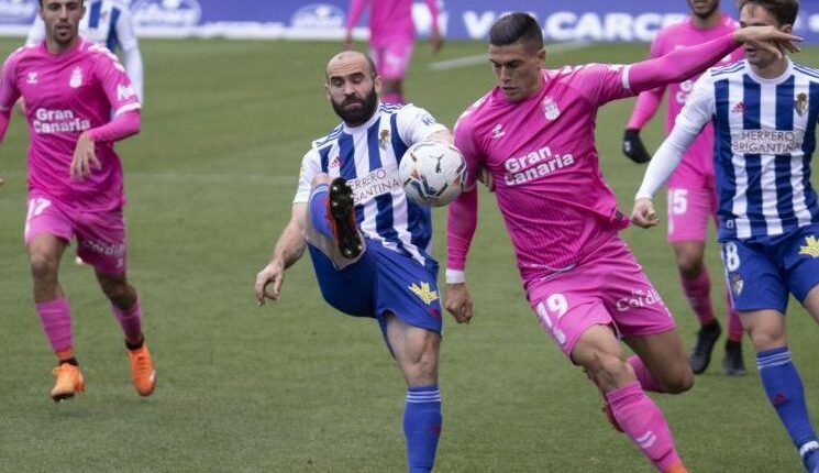 Lance entre la Deportiva Ponferradina y la UD Las Palmas