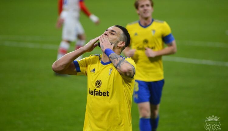 Álvaro Negredo celebra el 3-1 frente al Deportivo Alavés