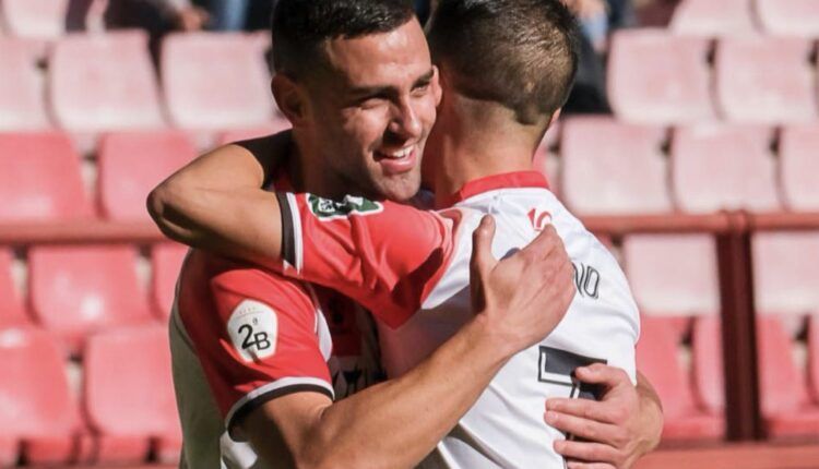 Ander Vitoria celebrando uno de los goles de la pasada campaña en Segunda 'B' con la UD Logroñés