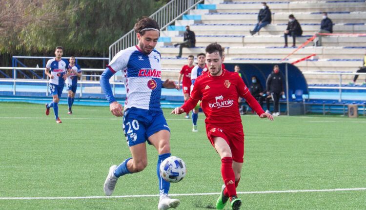 Lance del juego entre Ebro y Osasuna Promesas de la pasada jornada