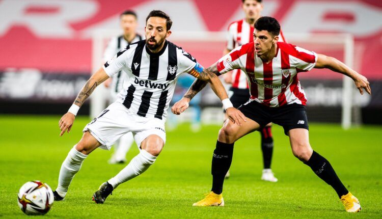 Lance de la ida de la semifinal entre el Athletic Club y el Levante UD