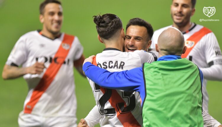 Jugadores del Rayo celebran un gol