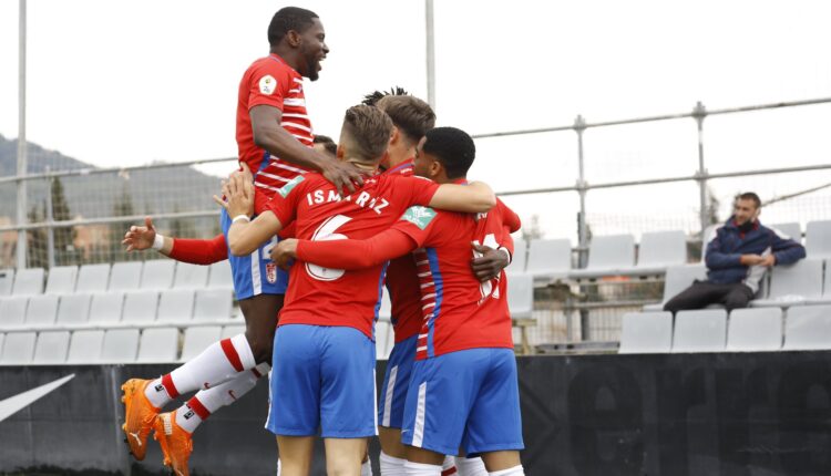 Recreativo Granada celebra un gol