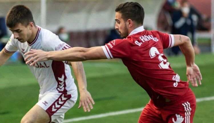 Manu Fuster (Albacete) y Forniés (Cartagena) en una acción del partido