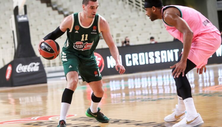 Mario Hezonja dribla ante la defensa de Brandon Davies. Foto: Euroleague