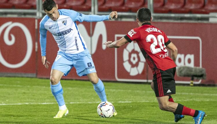 Yanis Rahmani y Víctor Gómez en el CD Mirandés - Málaga CF