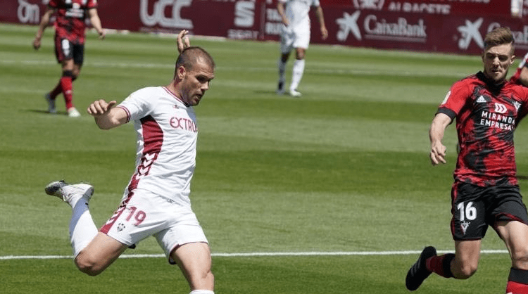 Ortuño desatascó al Albacete