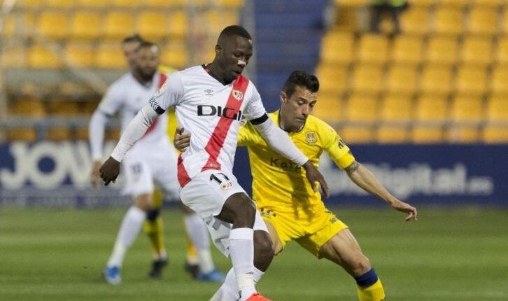 Luis Advíncula. Rayo