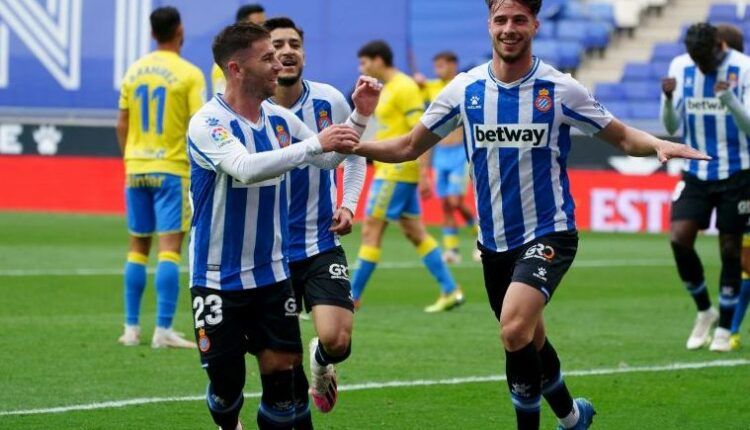 Puado celebra un gol con el Espanyol