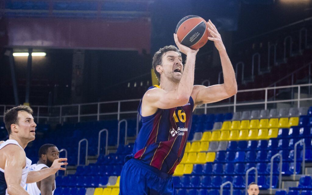 Pau Gasol convirtiendo un dos más uno. Foto: FC Barcelona