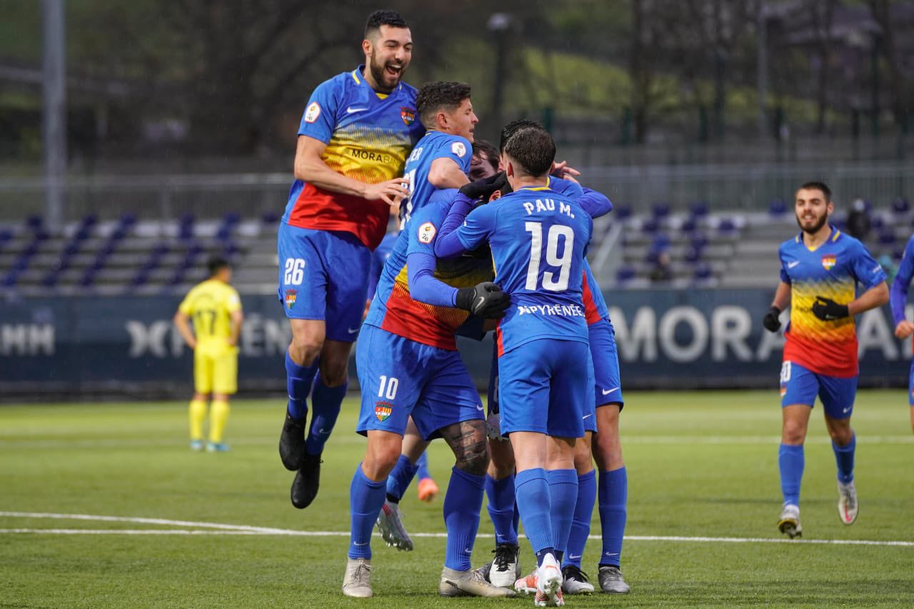 Jugadores del Andorra celebran un gol