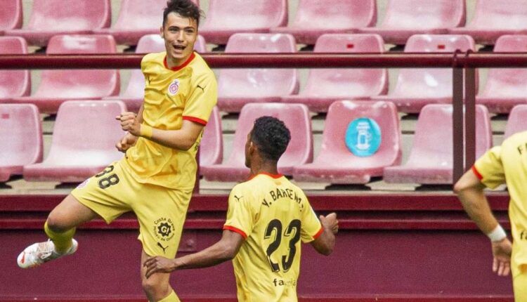 Arnau Martínez celebra un gol