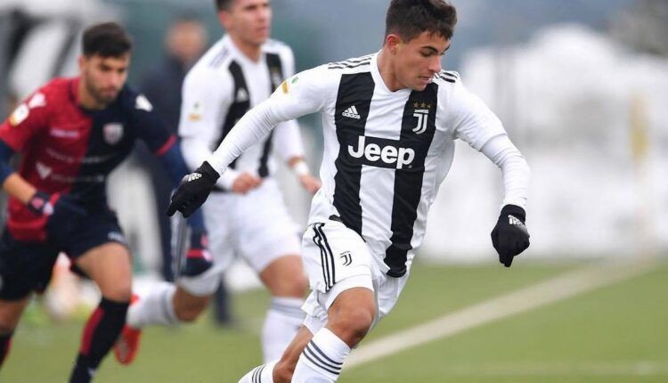 Lucas Rosa con el filial juventino