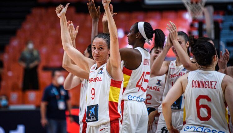 La Selección Española brinda la victoria