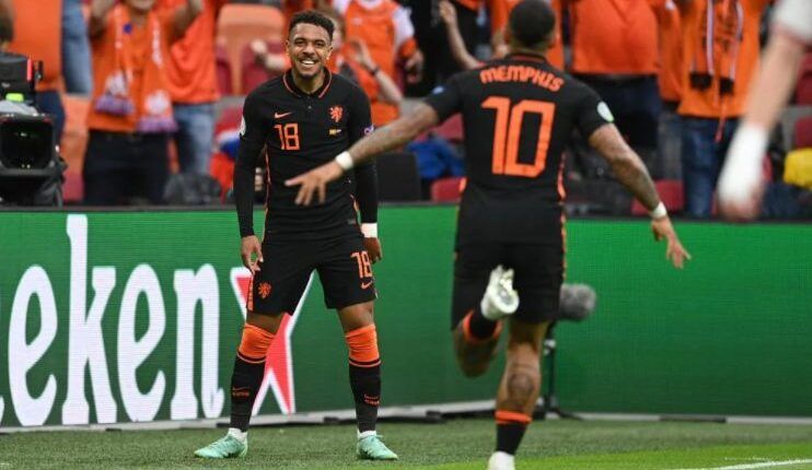 Memphis Depay celebra un gol con su selección en la Eurocopa