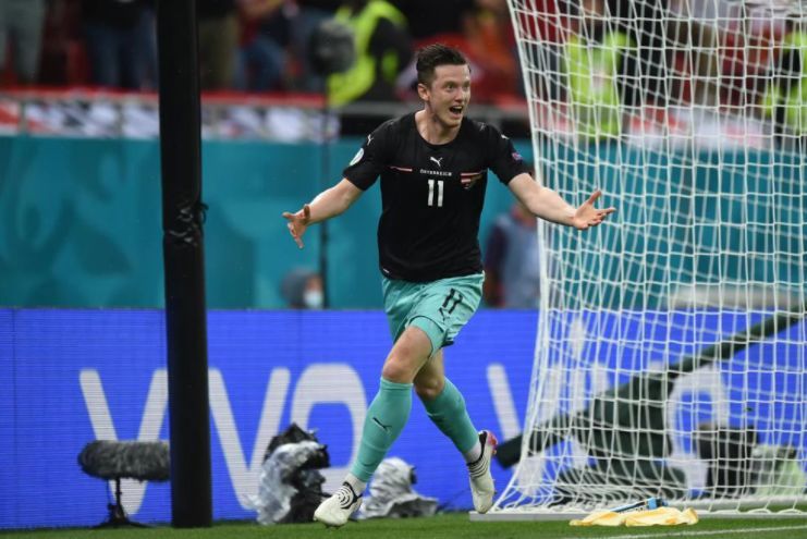 Gregoritsch celebrando el 2-1 en el Austria-Macedonia