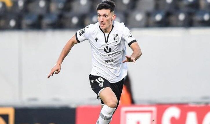 Pepelu. Vitoria Guimaraes