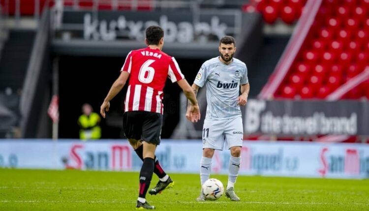 Patrick Cutrone en uno de los pocos partidos que jugó en el Valencia