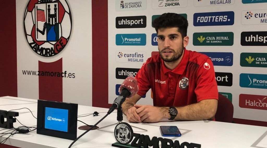 Rodri Escudero en la sala de prensa del Zamora CF