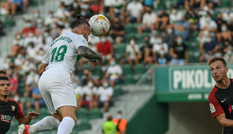 Benedetto en lo que fue su primer partido con el Elche