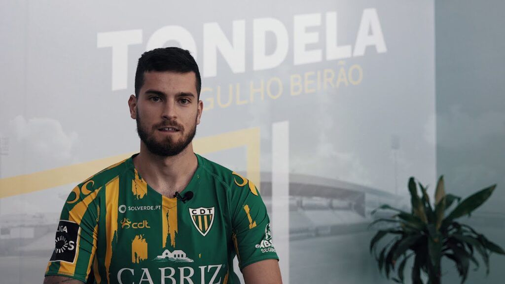 Roberto Olabe con el Tondela