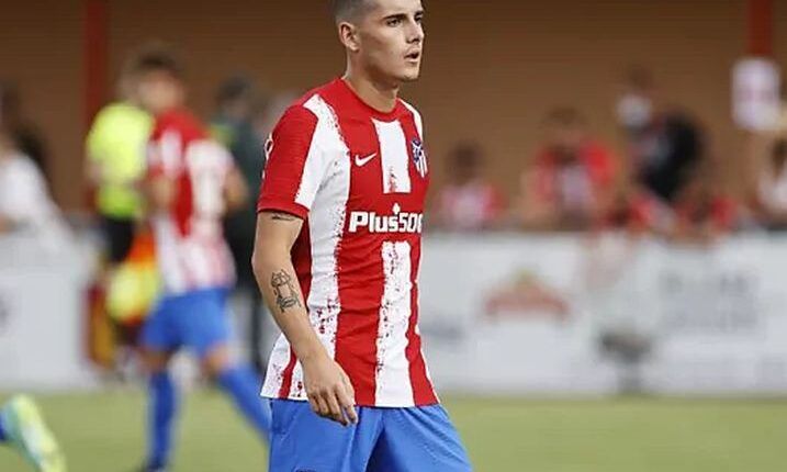 Sergio Camello en julio de 2021 con el Atlético de Madrid