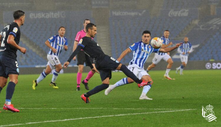 Lance del partido entre la Real Sociedad 'B' y la UD Ibiza