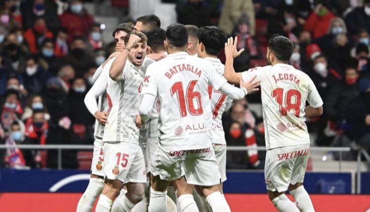 Jugadores del RCD Mallorca celebran un gol