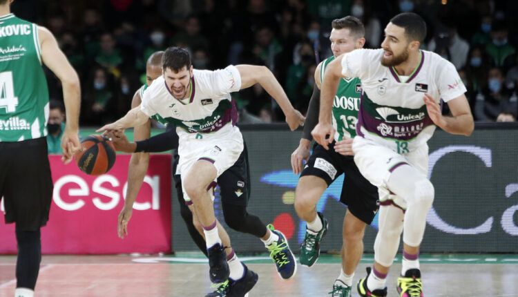 Brizuela botando deja a la defensa del Betis atrás