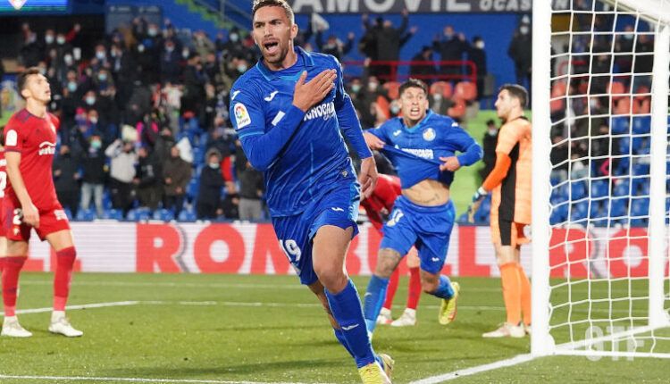 Darío Poveda celebrando un gol