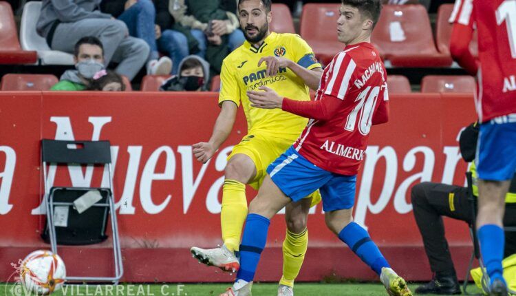 Mario Gaspar y Nacho Méndez en un Sporting-Villarreal