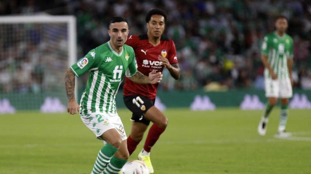 Rober González esta campaña con el Betis